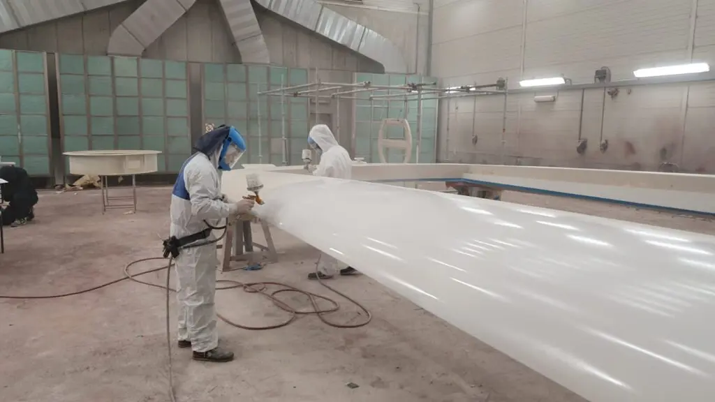 Yacht refinishing, painting and surface preparation in the Meštri od Broda workshop 16