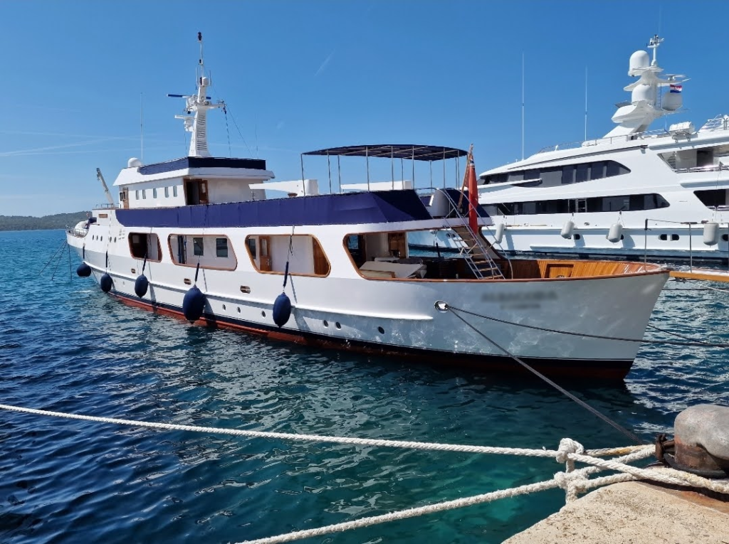 Additional yacht maintenance, repair and finishing work completed by Meštri od Broda 12