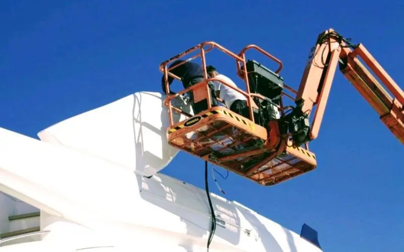 Yacht hardtop painting and refinishing details by Meštri od Broda 12