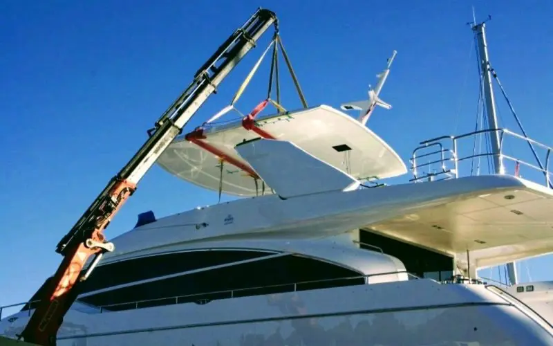 Yacht hardtop painting and refinishing details by Meštri od Broda 13