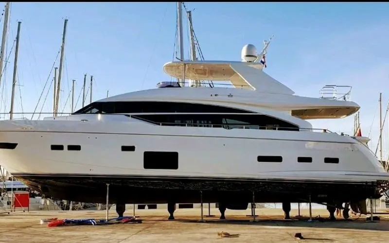 Yacht hardtop painting and refinishing details by Meštri od Broda 14