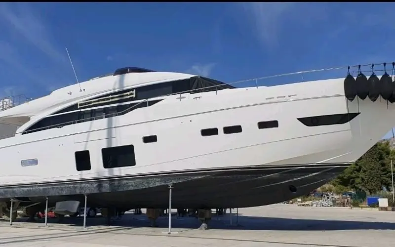 Yacht hardtop painting and refinishing details by Meštri od Broda 1